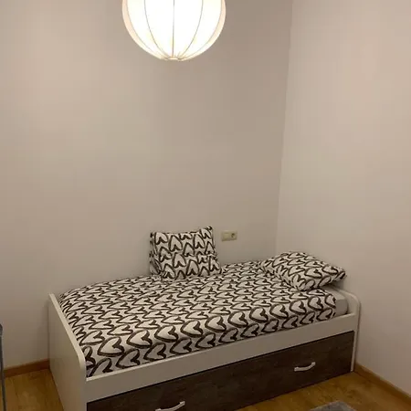 Piso En Asturias 아파트 콜롬브레스